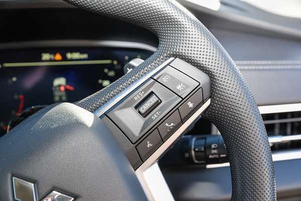 2026 Mitsubishi Outlander ES ZM thumb-14