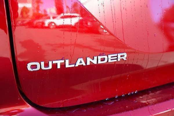 2026 Mitsubishi Outlander ES ZM thumb-17