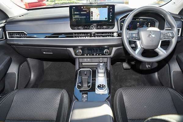 2026 Mitsubishi Outlander ES ZM thumb-9