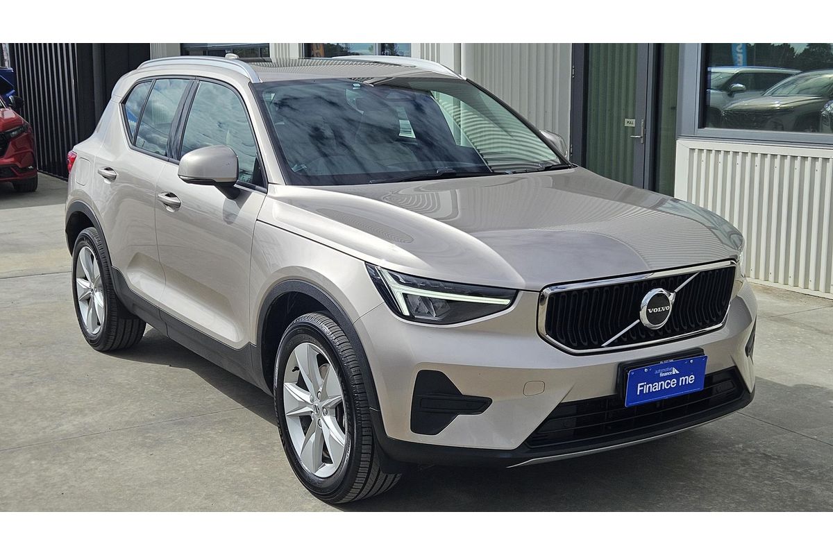 2022 Volvo XC40 Plus B4