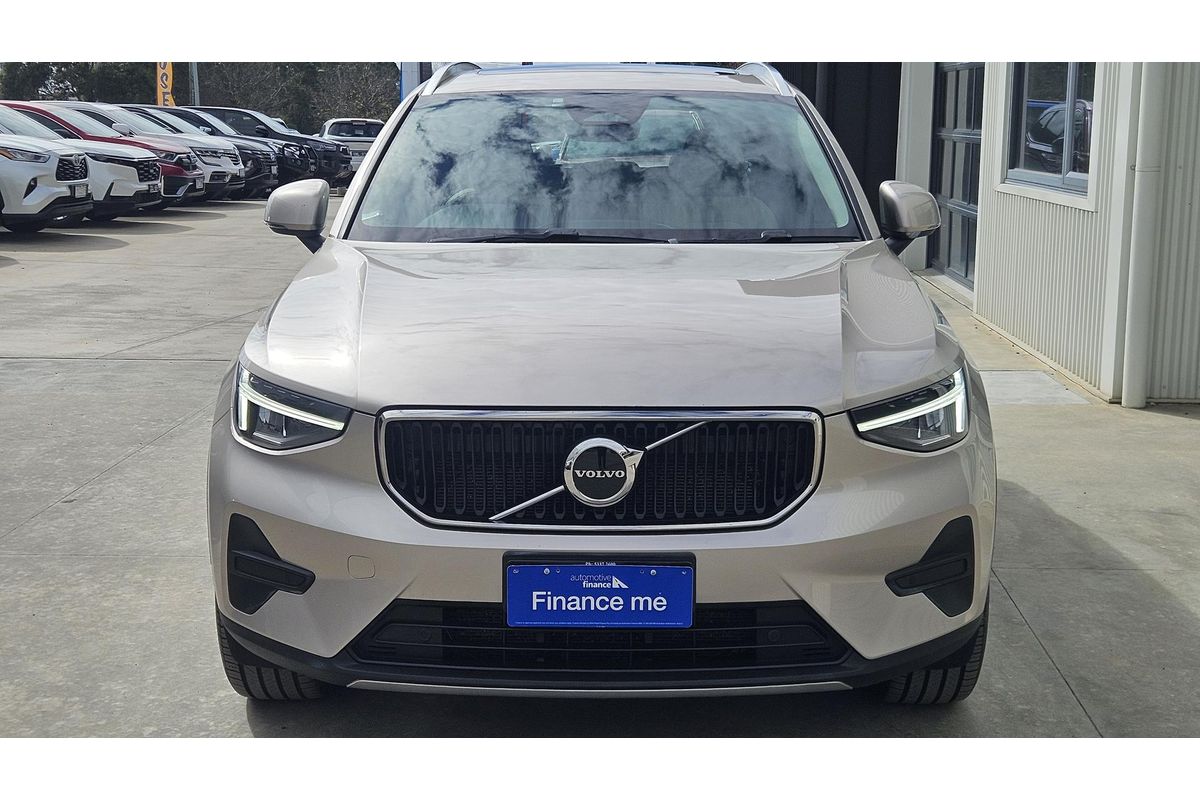 2022 Volvo XC40 Plus B4