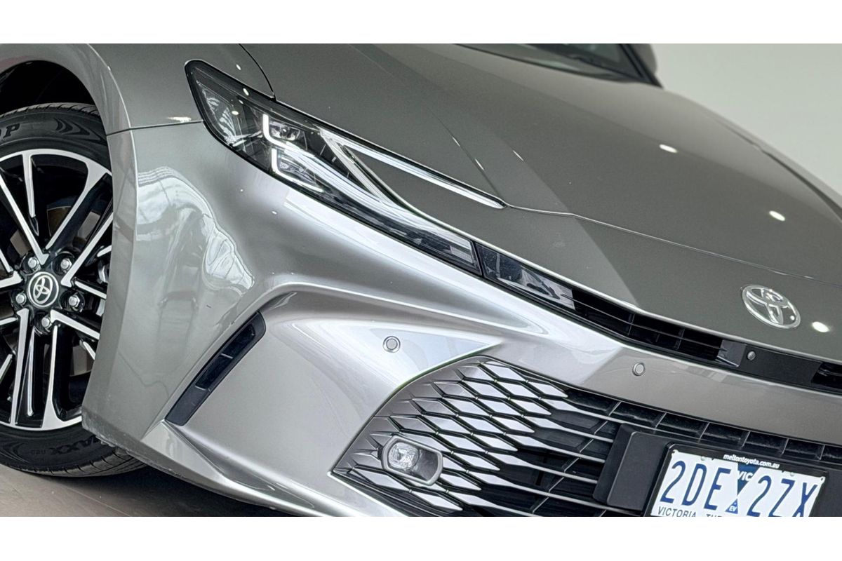 2025 Toyota Camry SL AXVH80R