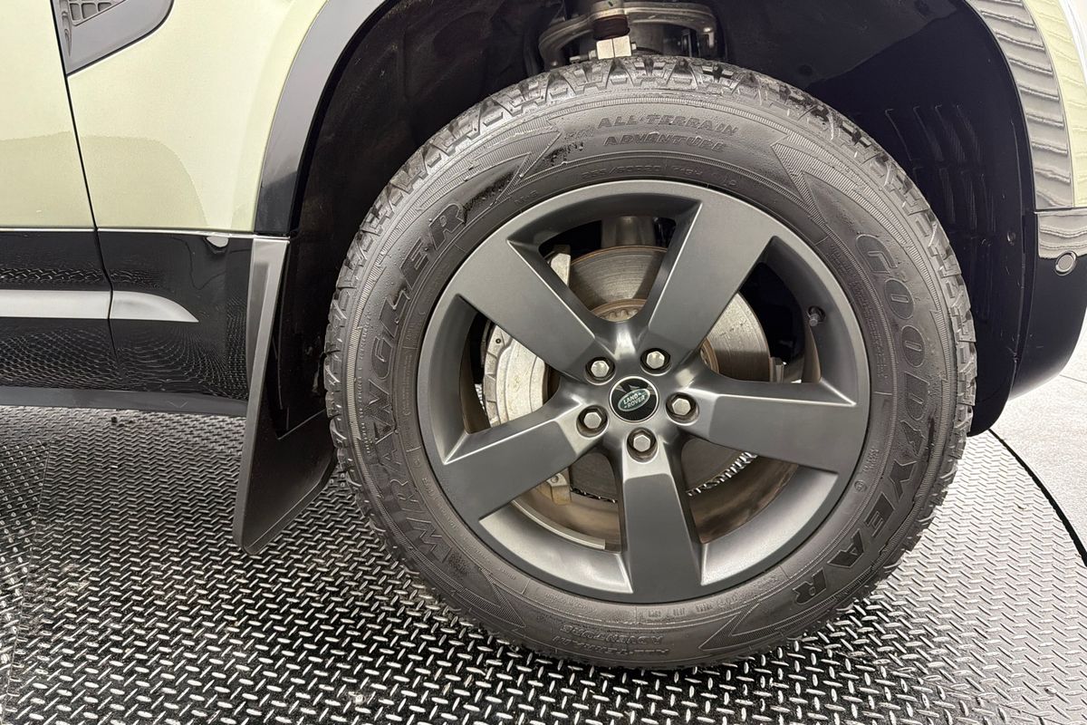 2024 Land Rover Defender 110 D300 X-Dynamic HSE L663