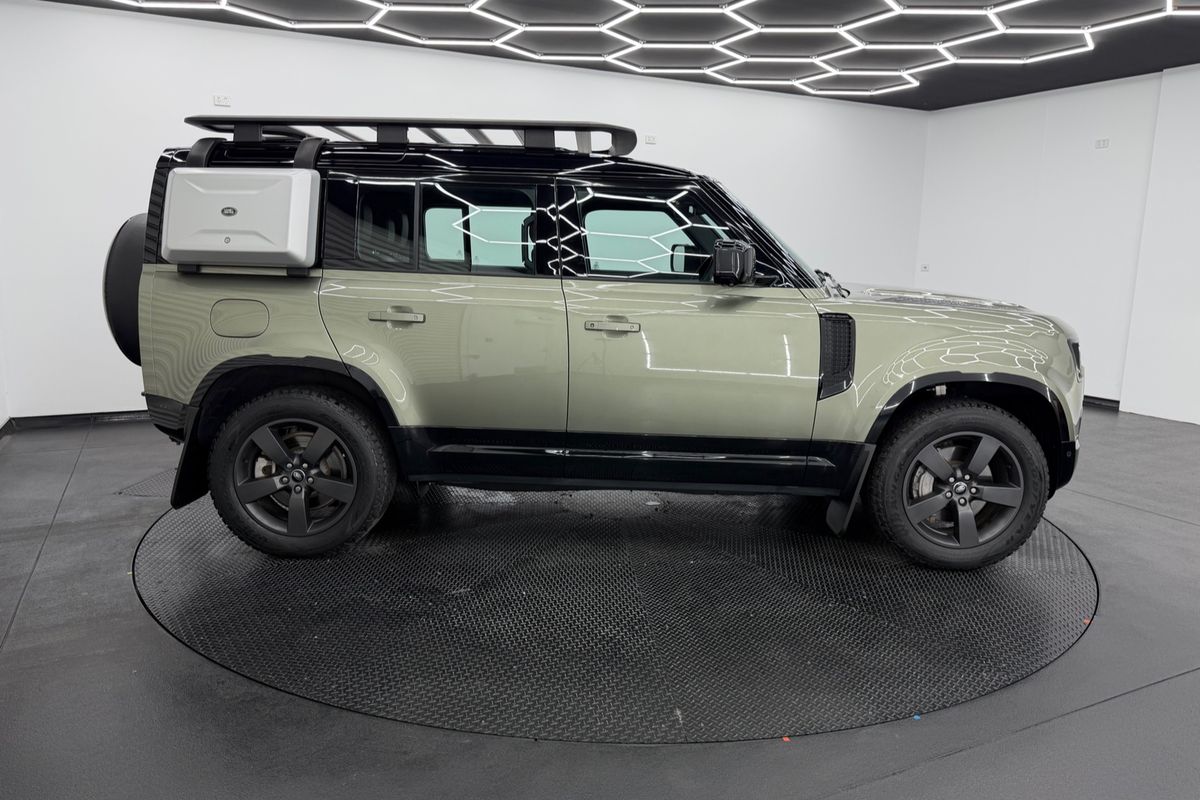 2024 Land Rover Defender 110 D300 X-Dynamic HSE L663