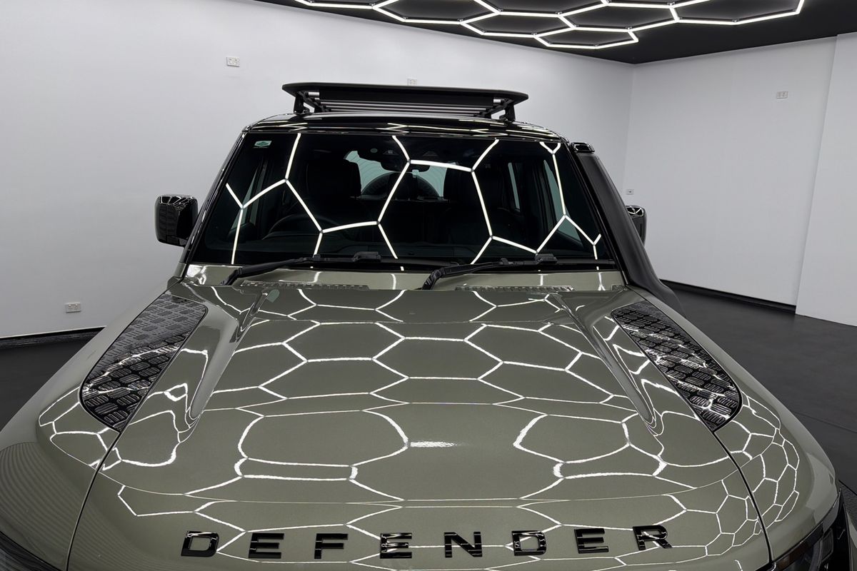 2024 Land Rover Defender 110 D300 X-Dynamic HSE L663