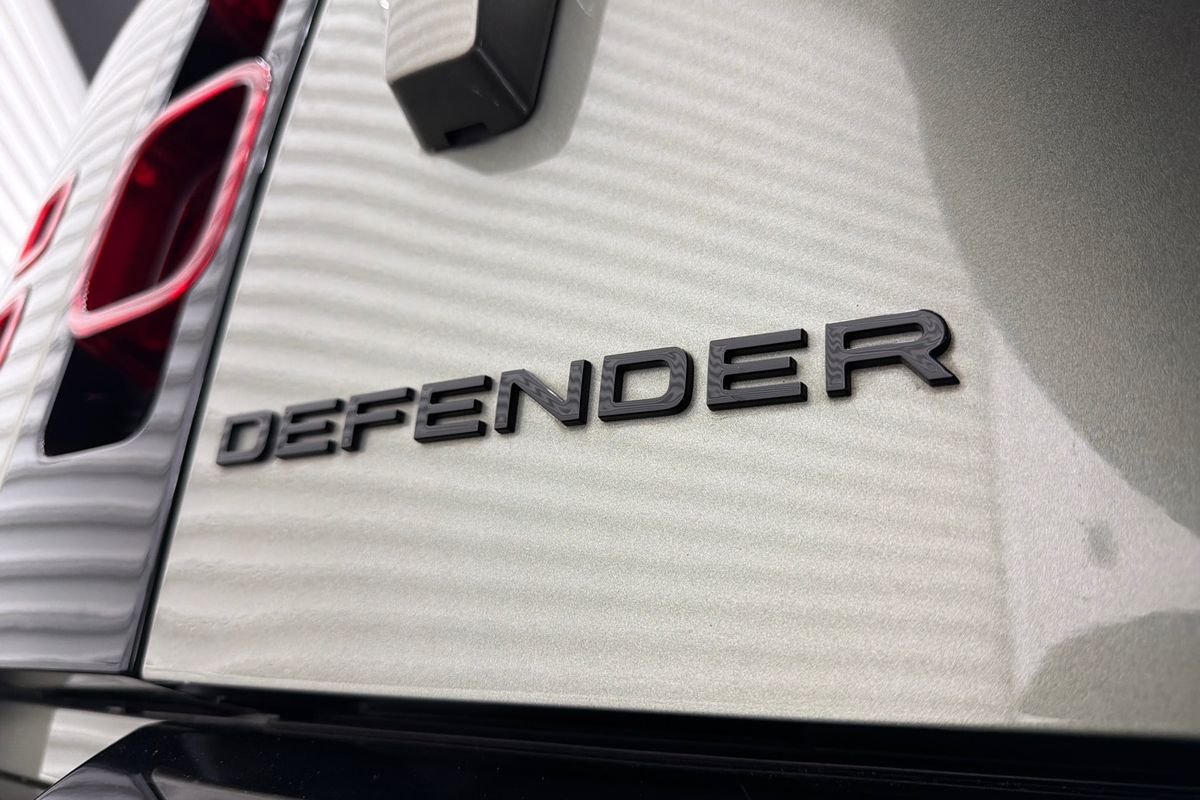 2024 Land Rover Defender 110 D300 X-Dynamic HSE L663