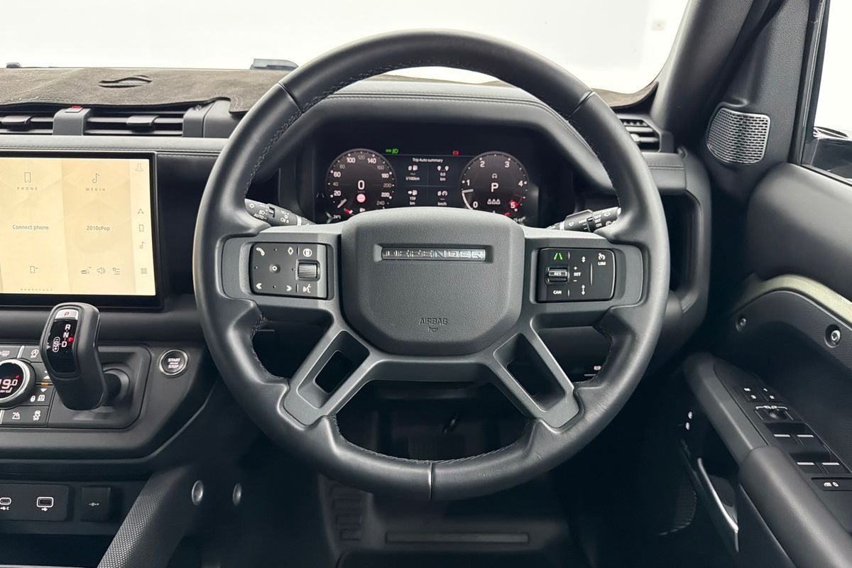 2024 Land Rover Defender 110 D300 X-Dynamic HSE L663
