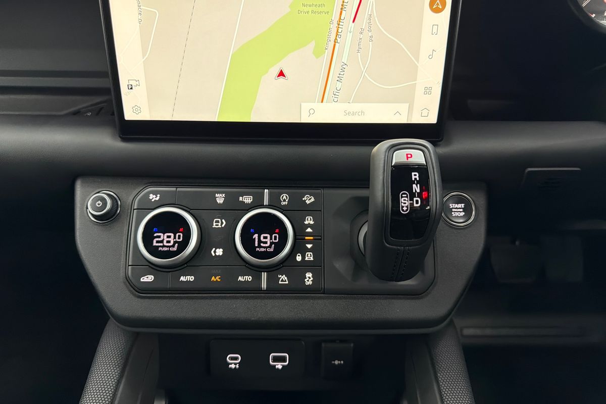 2024 Land Rover Defender 110 D300 X-Dynamic HSE L663