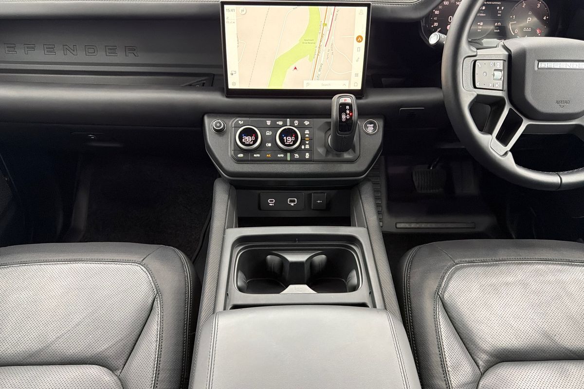 2024 Land Rover Defender 110 D300 X-Dynamic HSE L663