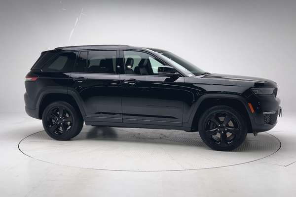 2022 Jeep Grand Cherokee Night Eagle WL thumb-3