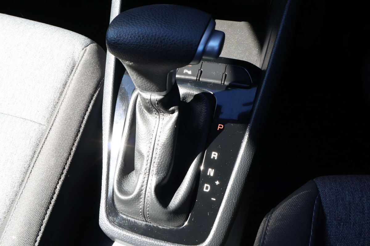 2024 Kia Stonic S YB