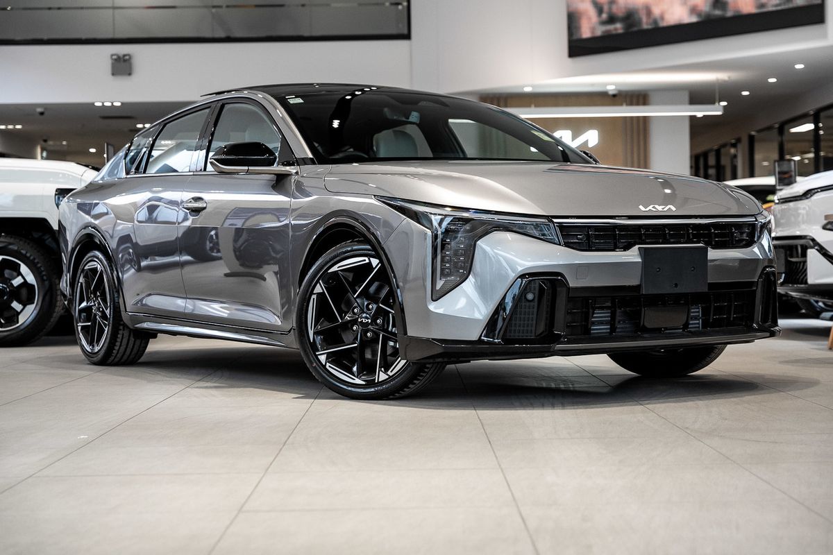 2025 Kia K4 GT-Line CL4m