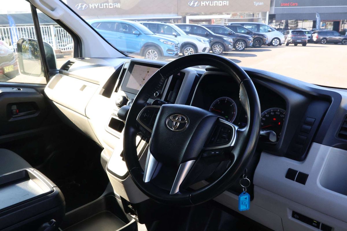 2024 Toyota Hiace GDH300R LWB image 7
