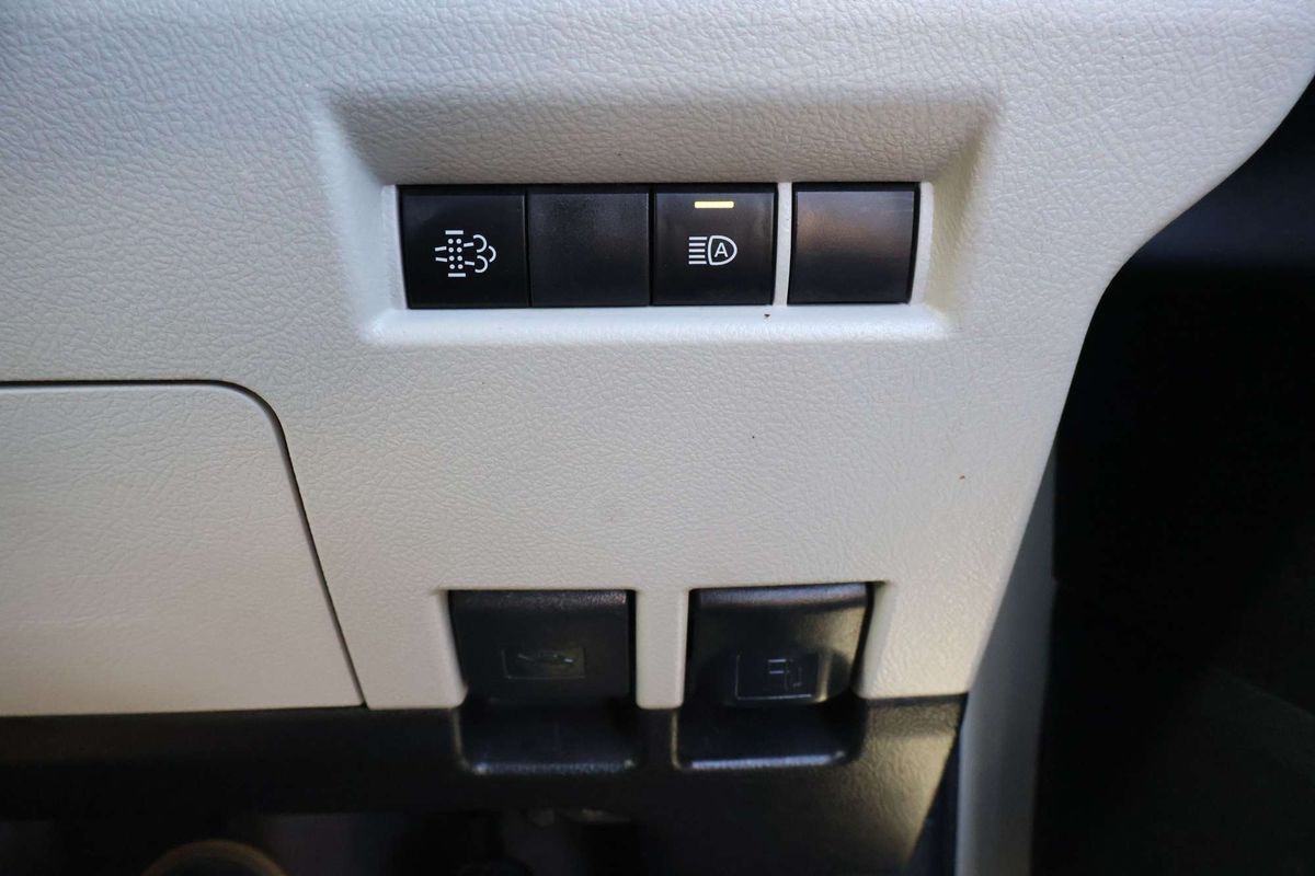 2024 Toyota Hiace GDH300R LWB image 24