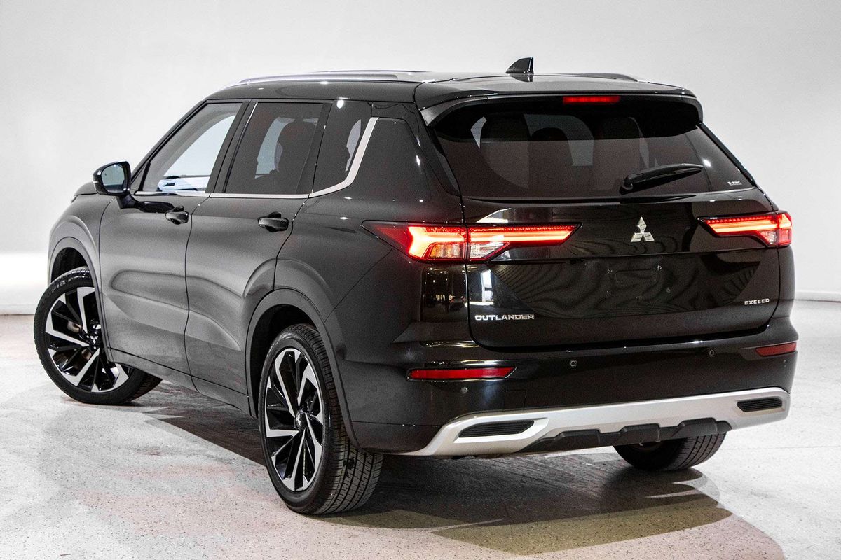 2022 Mitsubishi Outlander Exceed ZM