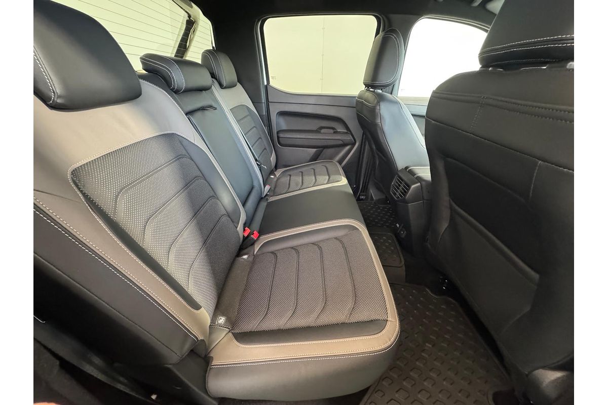 2025 Volkswagen Amarok TDI600 Style NF 4X4 image 16