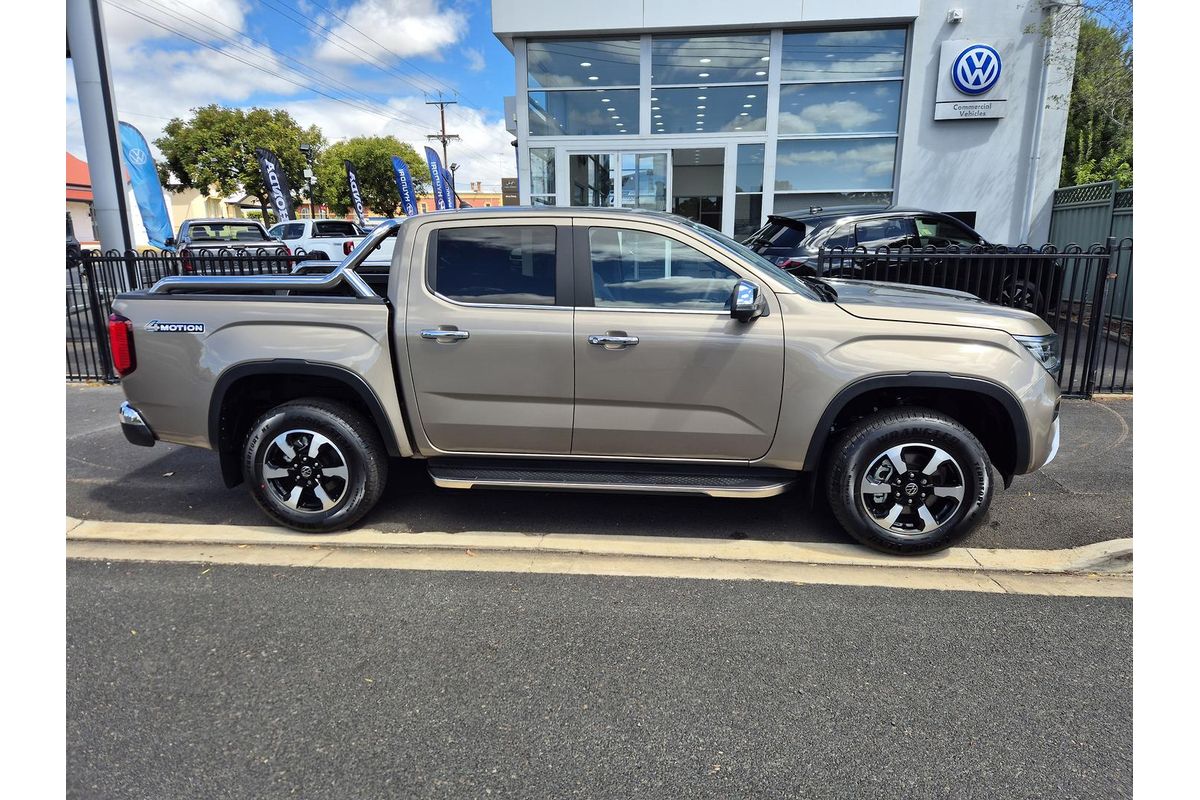 2025 Volkswagen Amarok TDI600 Style NF 4X4 image 4