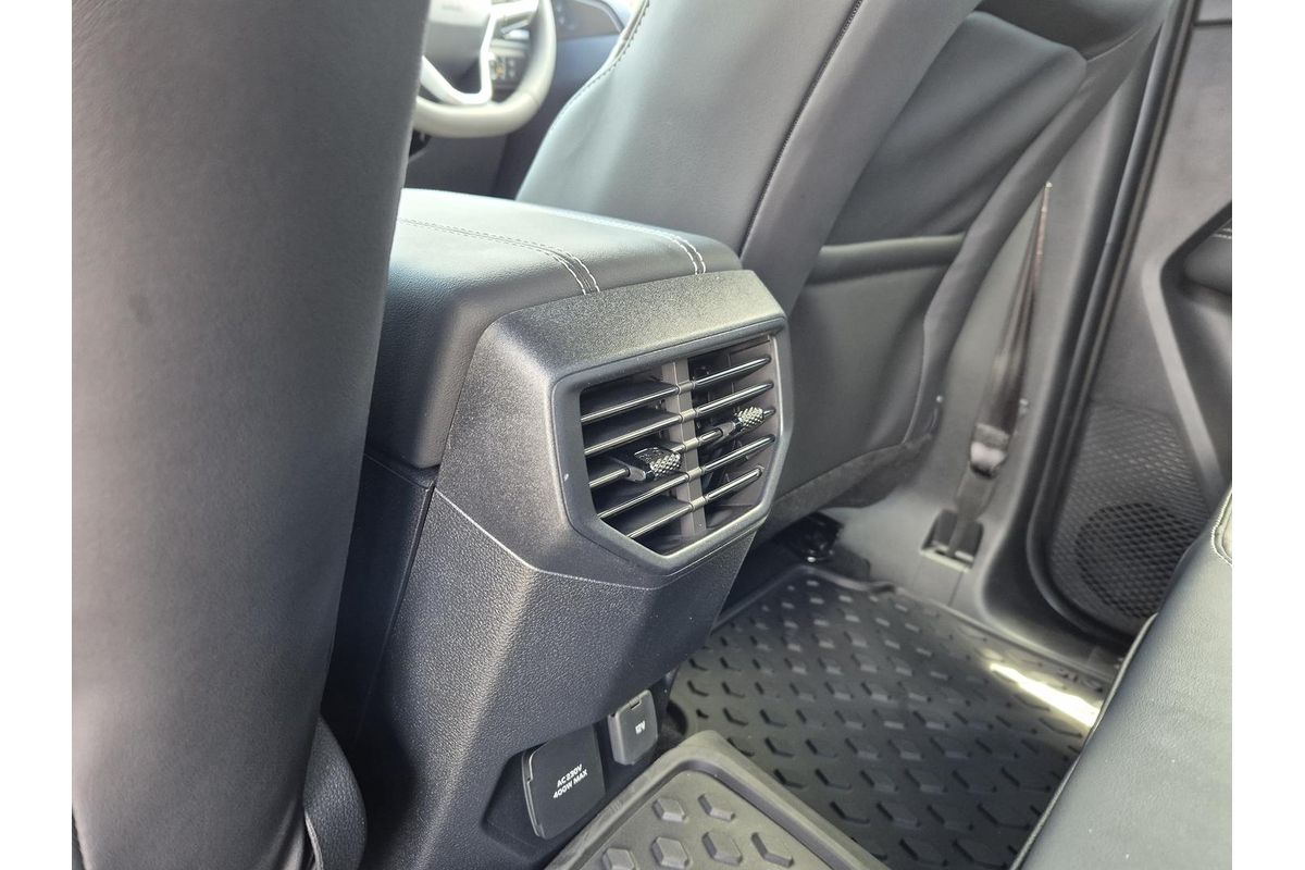 2025 Volkswagen Amarok TDI600 Style NF 4X4 image 15