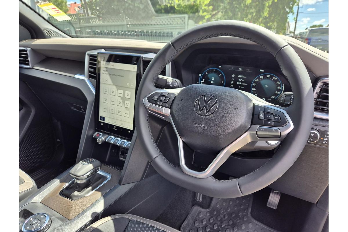 2025 Volkswagen Amarok TDI600 Style NF 4X4 image 18