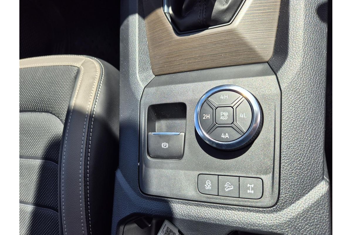 2025 Volkswagen Amarok TDI600 Style NF 4X4 image 20