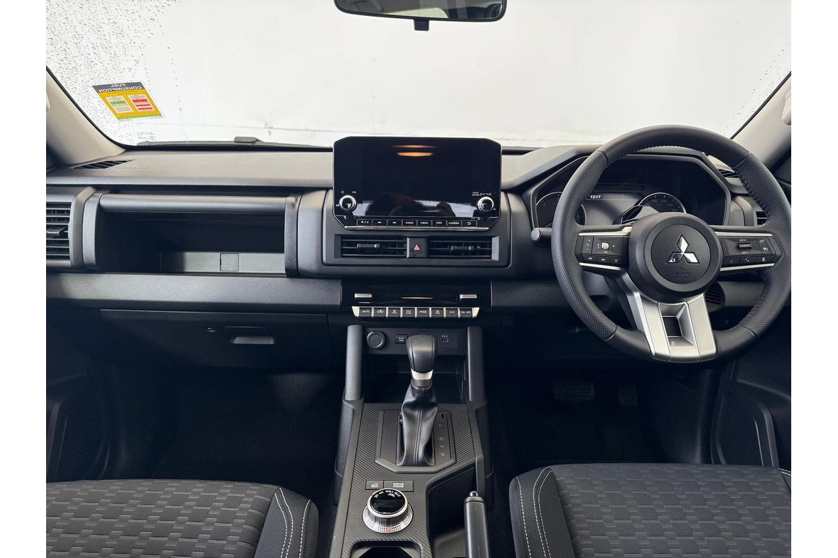 2025 Mitsubishi Triton GLX-R MV 4X4 image 23