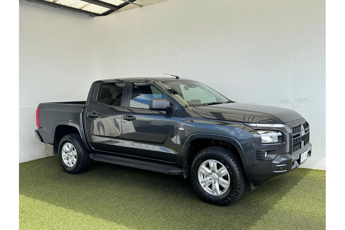 2025 Mitsubishi Triton GLX+ MV 4X4 image 8