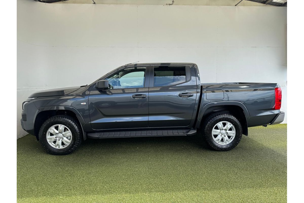 2025 Mitsubishi Triton GLX+ MV 4X4 image 11
