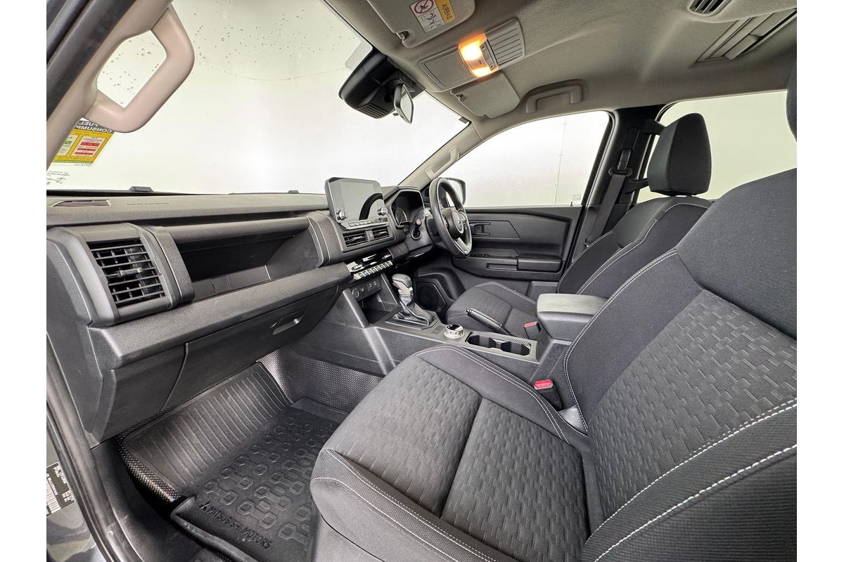 2025 Mitsubishi Triton GLX+ MV 4X4 image 15
