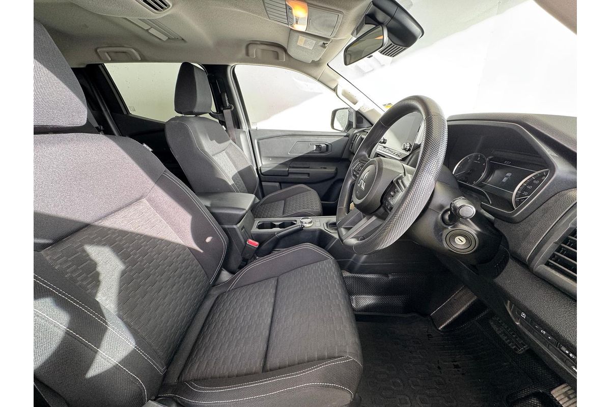 2025 Mitsubishi Triton GLX+ MV 4X4 image 17