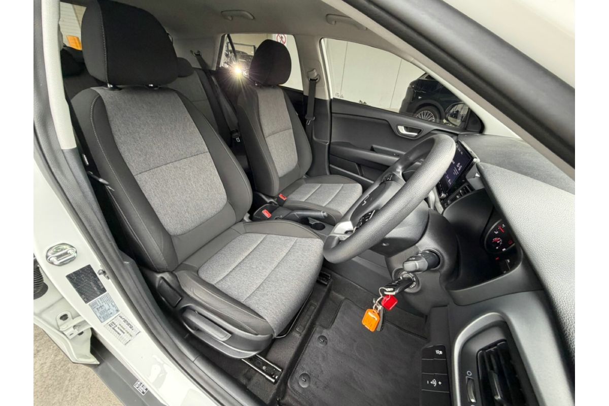 2022 Kia Stonic S YB image 9
