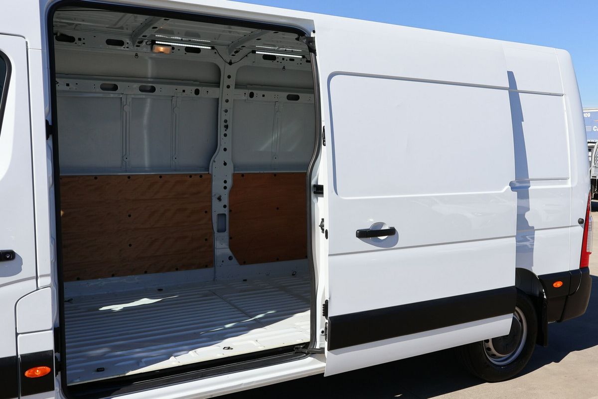 2023 Renault Master Pro 110kW X62 Phase 2 LWB Mid Roof