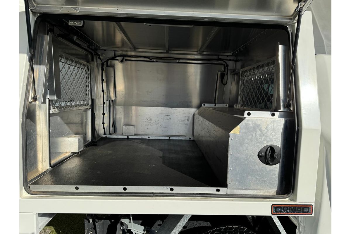 2019 Volkswagen Amarok TDI420 Core 2H 4X4 image 17