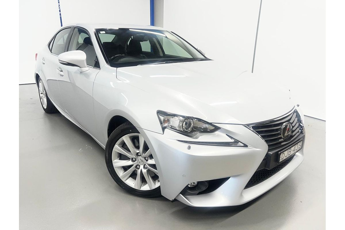 2016 Lexus IS IS200t Luxury ASE30R
