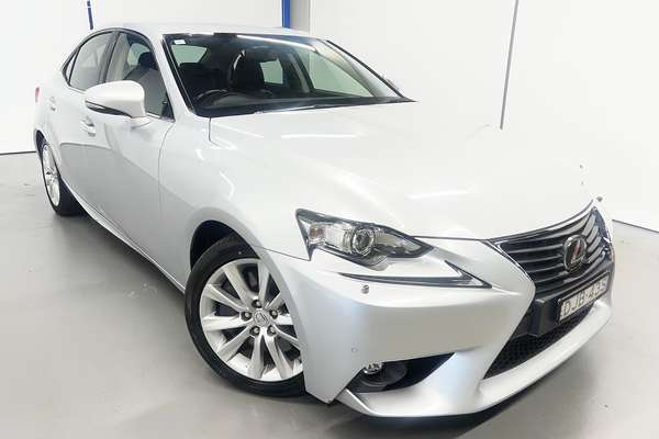 2016 Lexus IS IS200t Luxury ASE30R