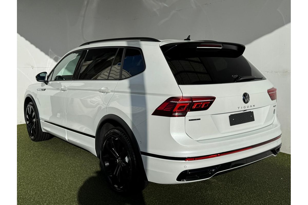 2024 Volkswagen Tiguan Wolfsburg Edition Allspace 5N