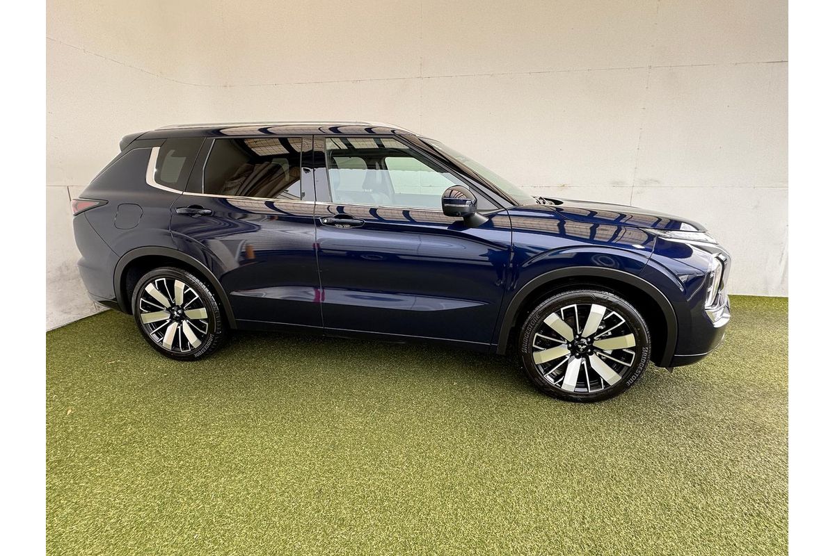 2025 Mitsubishi Outlander Exceed ZM