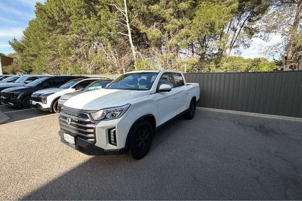 2024 KGM Musso Ultimate Q261 4X4 LWB thumb-2