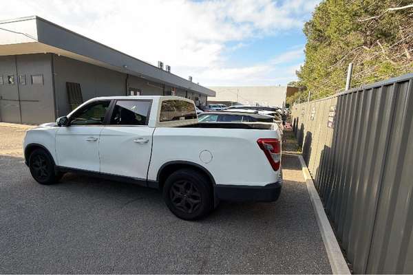2024 KGM Musso Ultimate Q261 4X4 LWB thumb-3