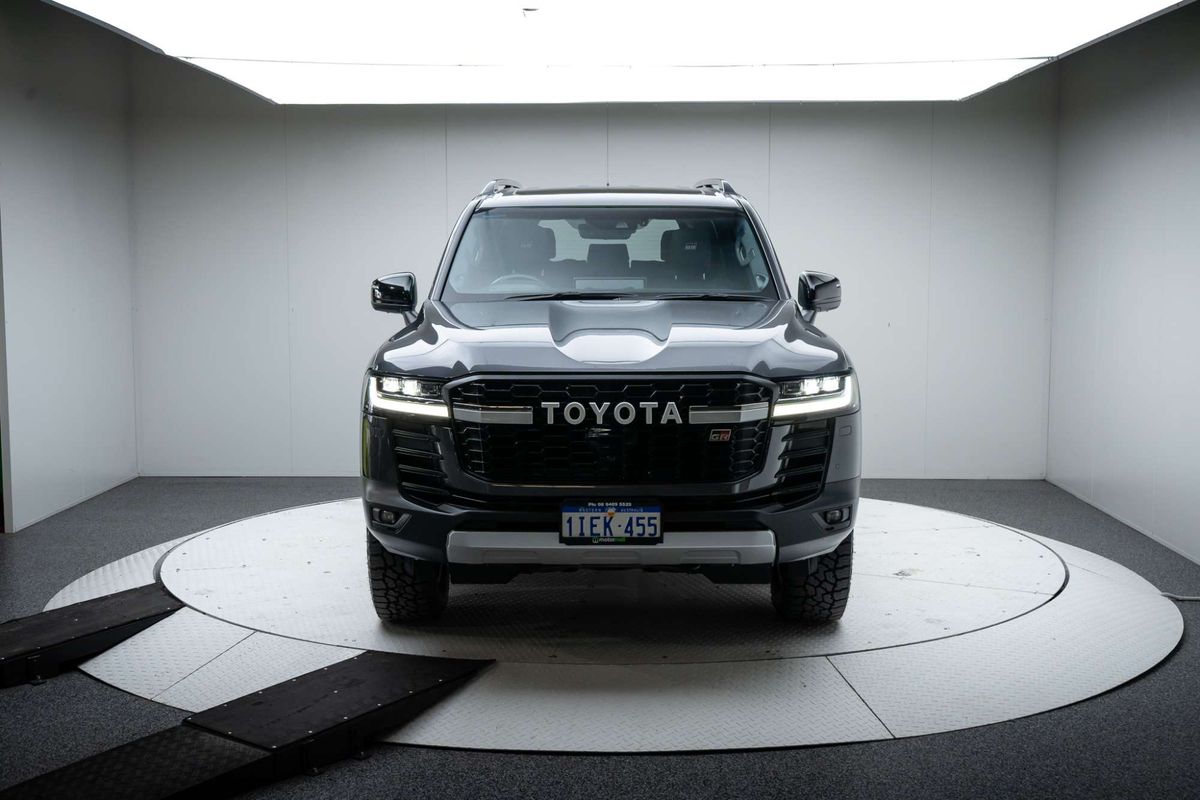 2024 Toyota Landcruiser GR Sport FJA300R