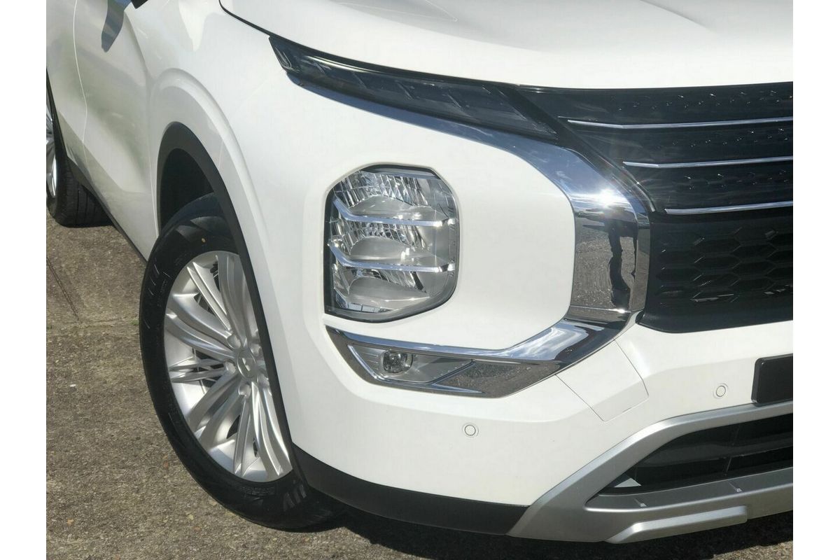 2023 Mitsubishi Outlander LS ZM