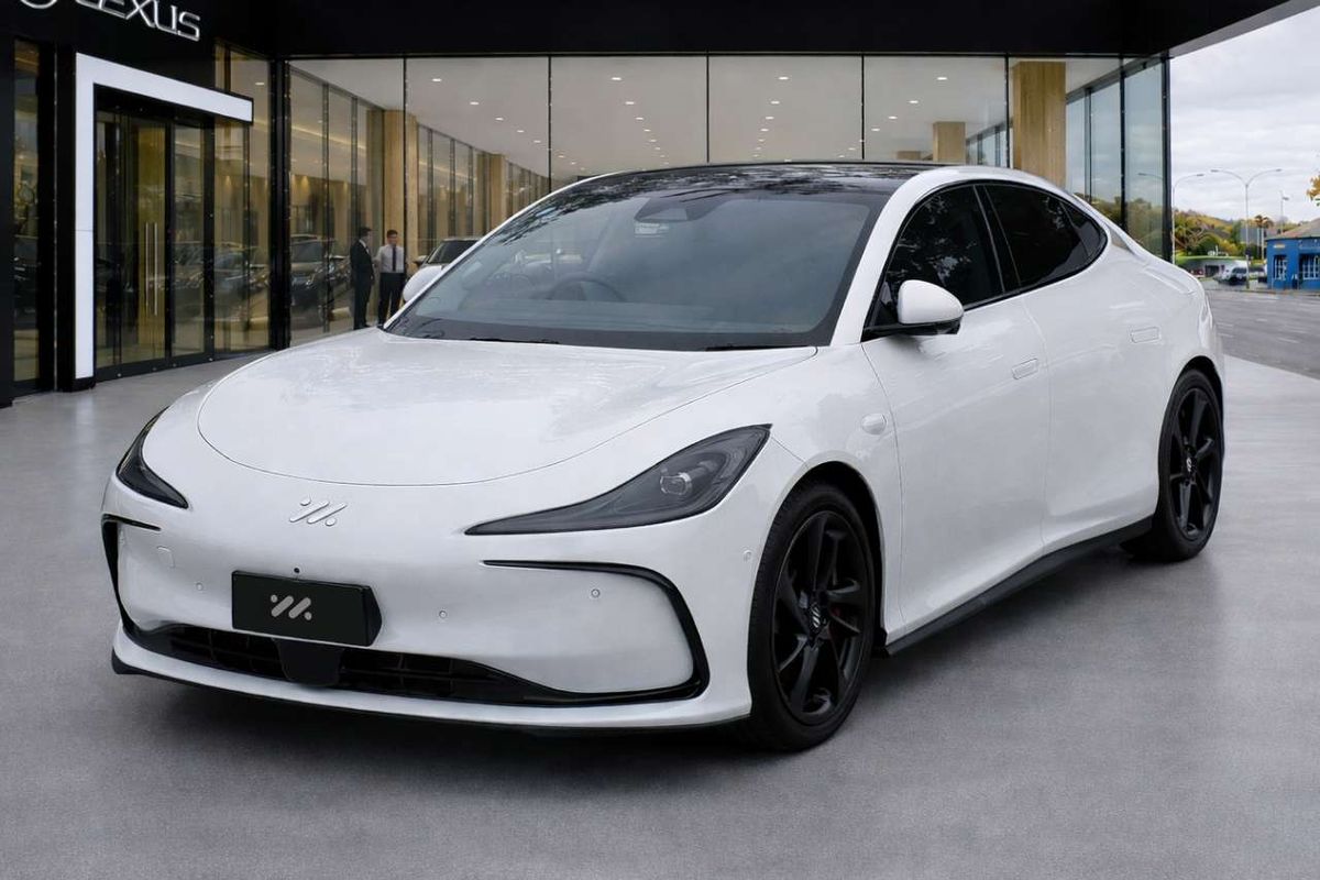 2025 MG IM5 Platinum P12L