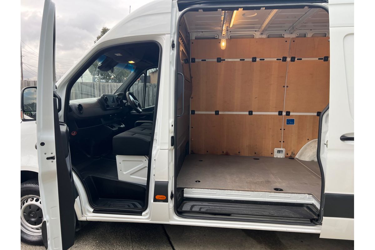 2023 Mercedes-Benz Sprinter 317CDI VS30 MWB Low Roof image 16