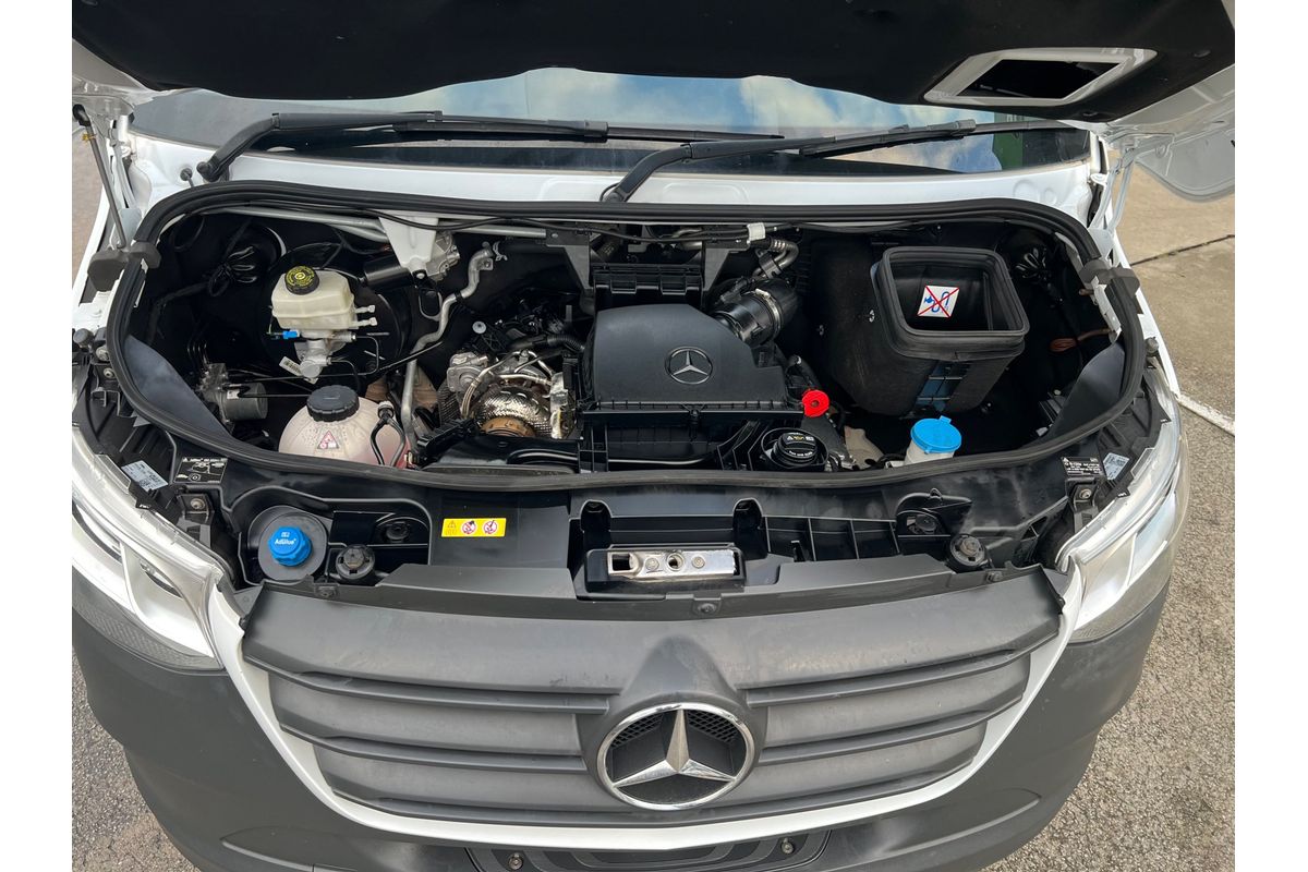 2023 Mercedes-Benz Sprinter 317CDI VS30 MWB Low Roof image 19
