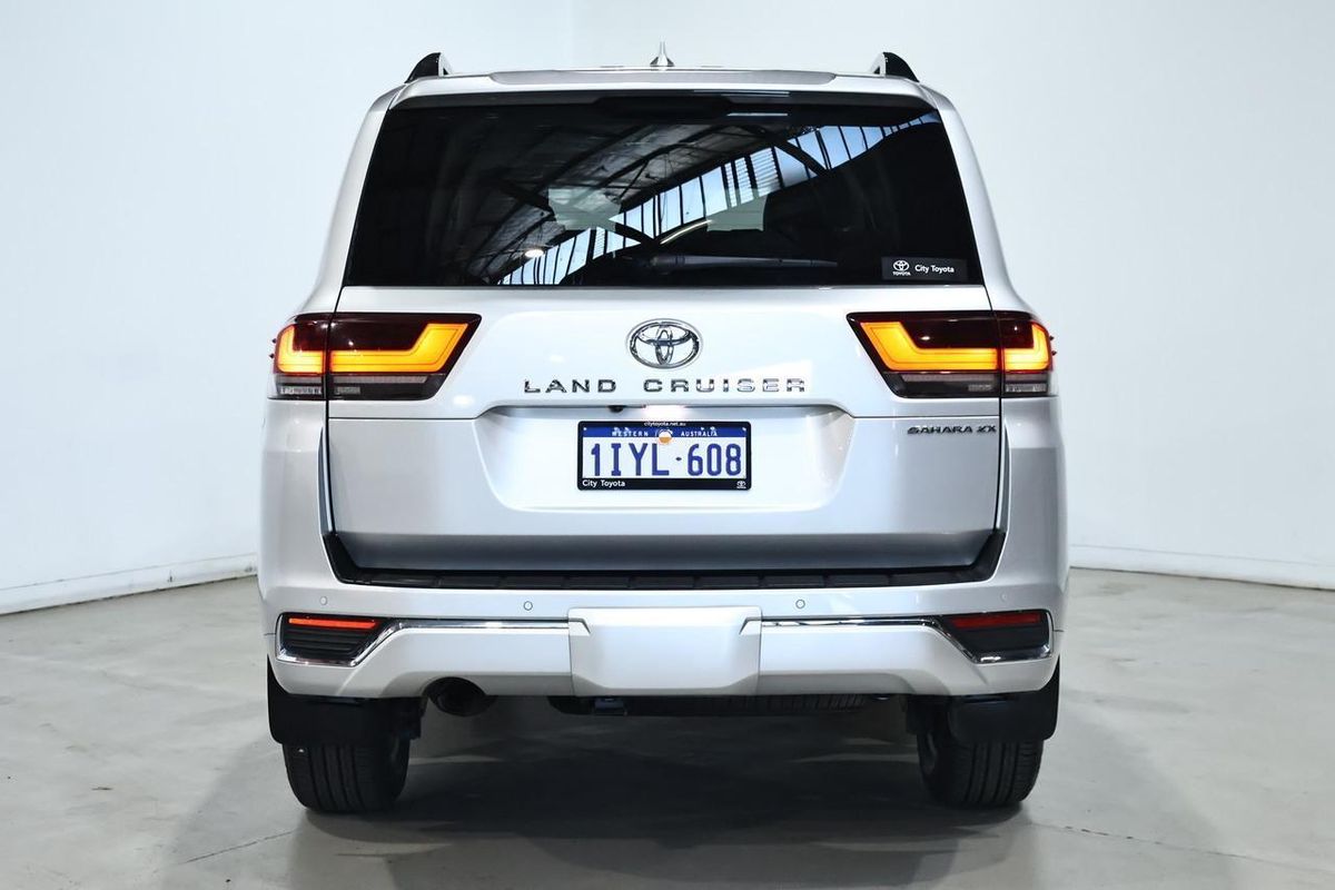 2023 Toyota Landcruiser Sahara ZX FJA300R in Silver Pearl | Used