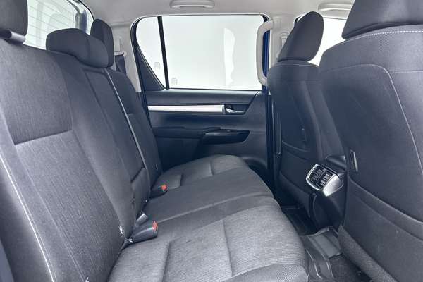 2023 Toyota Hilux SR5 GUN126R 4X4 thumb-11