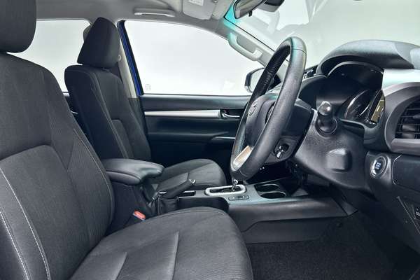 2023 Toyota Hilux SR5 GUN126R 4X4 thumb-12