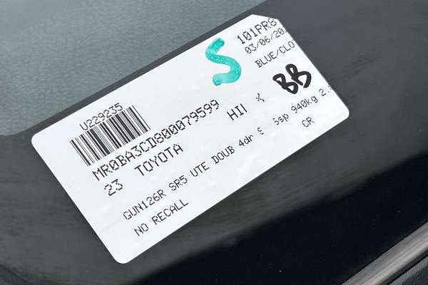 2023 Toyota Hilux SR5 GUN126R 4X4 thumb-23