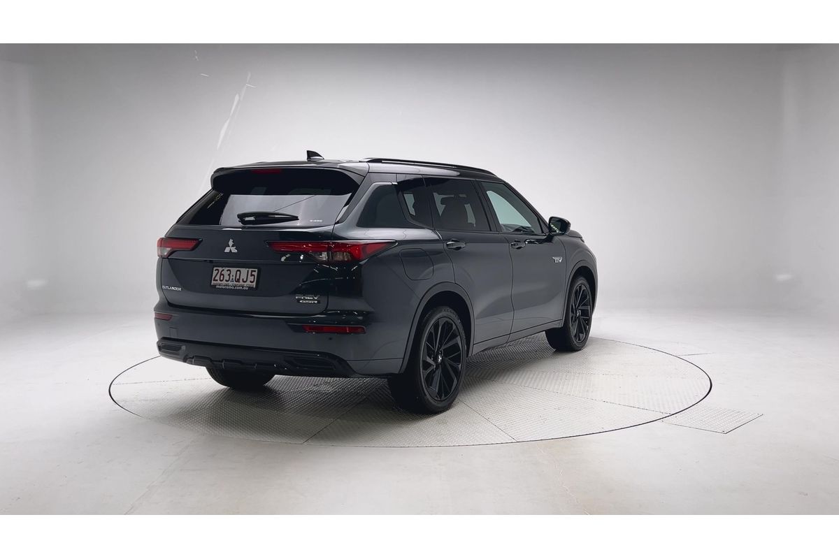 2025 Mitsubishi Outlander PHEV GSR ZM