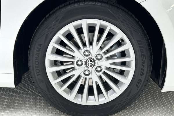 2025 Toyota Camry Ascent AXVH80R thumb-9