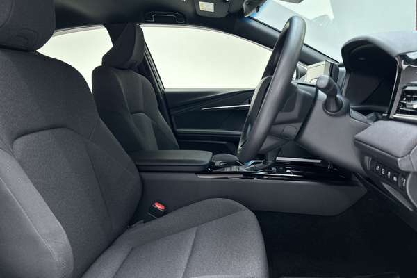 2025 Toyota Camry Ascent AXVH80R thumb-12